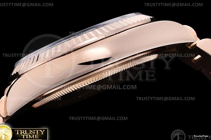 1117 RDD0219J – DayDate 36mm FreshLook 697